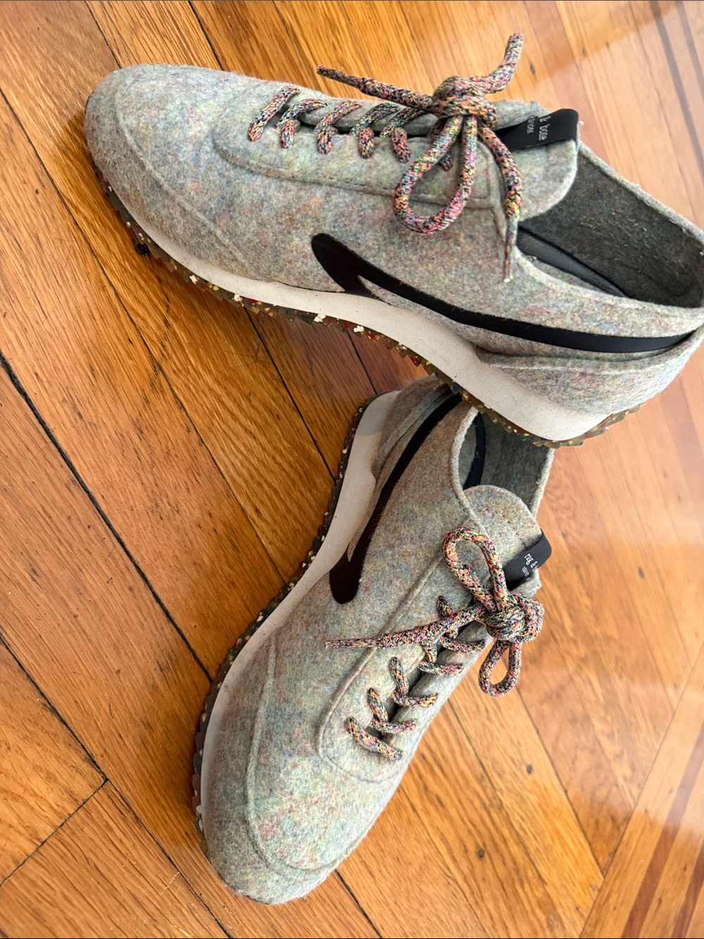 Rag & Bone Heathered Retro RunnerGray Felt Sneakers with Black Accent - 38.5 EU